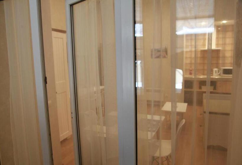 סוויטה משפחתית, Wine & Rose Boutique