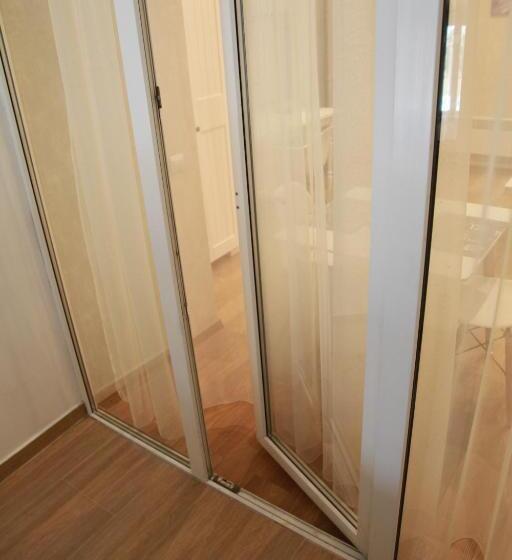 סוויטה משפחתית, Wine & Rose Boutique