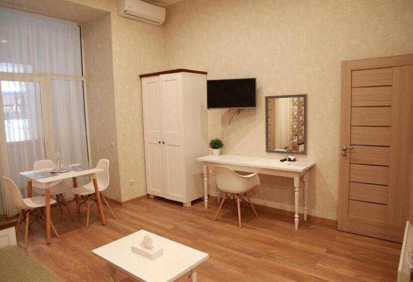 סוויטה משפחתית, Wine & Rose Boutique