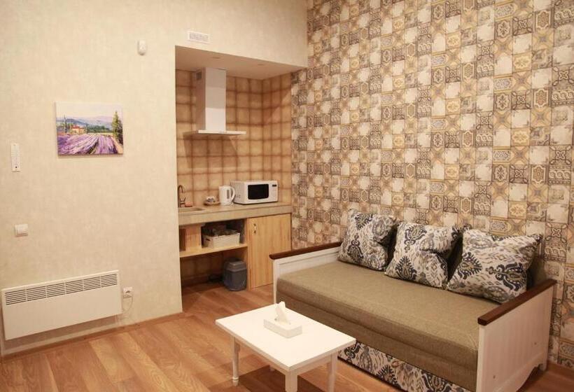 סוויטה משפחתית, Wine & Rose Boutique