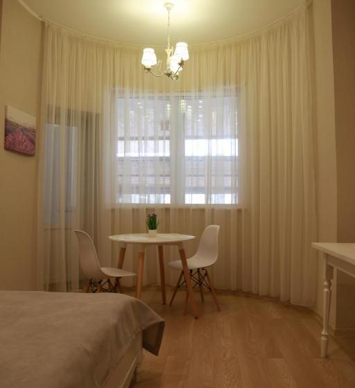 חדר דלוקס עם מרפסת, Wine & Rose Boutique