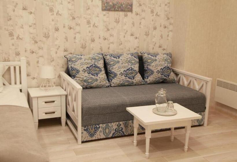 מיטת קינג בסוויטה, Wine & Rose Boutique