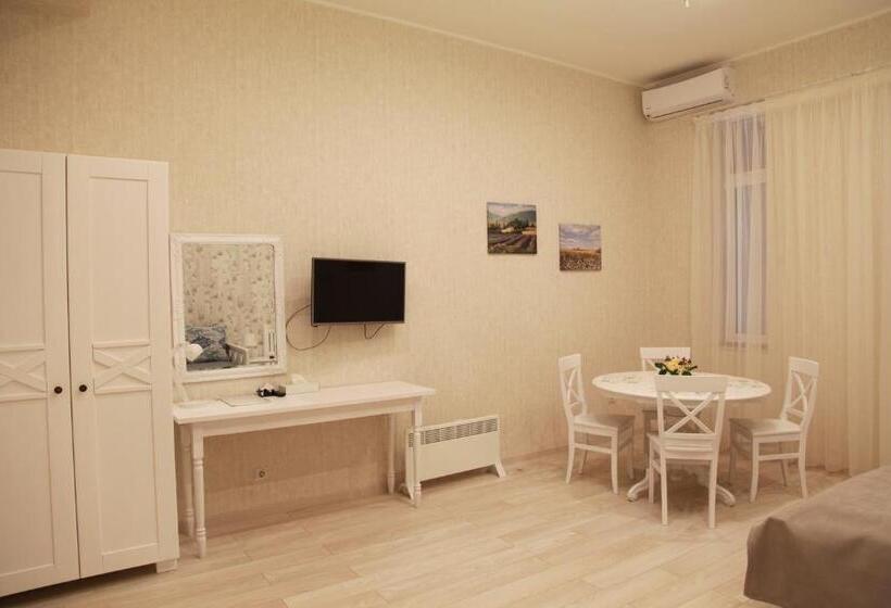 מיטת קינג בסוויטה, Wine & Rose Boutique