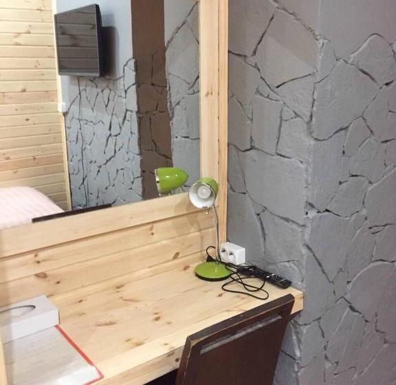 חדר קומפורט לשלושה, Wine & Rose Boutique