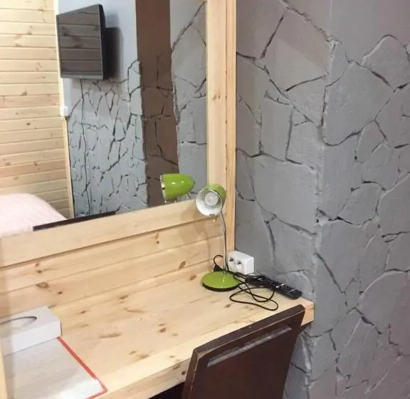 اتاق راحتی سه تخته, Wine & Rose Boutique