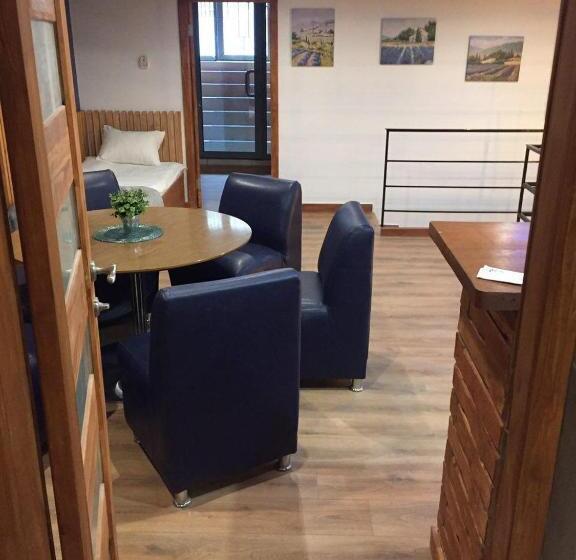 חדר סטודיו סטנדרד, Wine & Rose Boutique