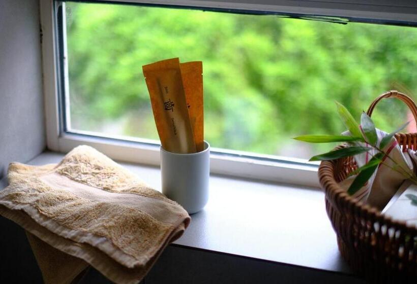 Номер Стандарт с Балконом, Hangzhou Jiuyueji Bed&breakfast