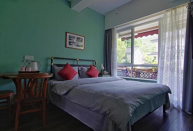 Номер Стандарт с Балконом, Hangzhou Jiuyueji Bed&breakfast