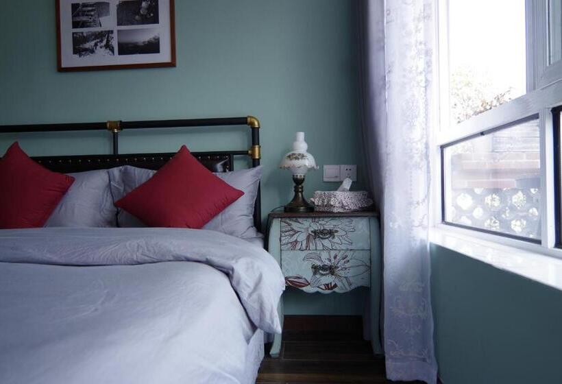 Номер Стандарт с Балконом, Hangzhou Jiuyueji Bed&breakfast