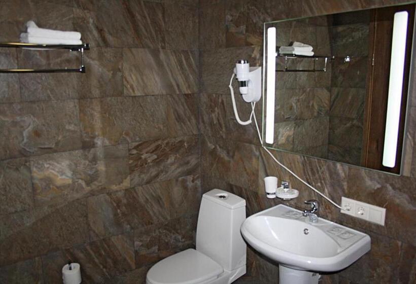 اتاق استاندارد با چشم‌انداز دریا, Dem