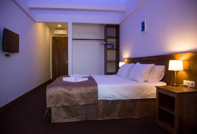 اتاق استاندارد با چشم‌انداز دریا, Dem