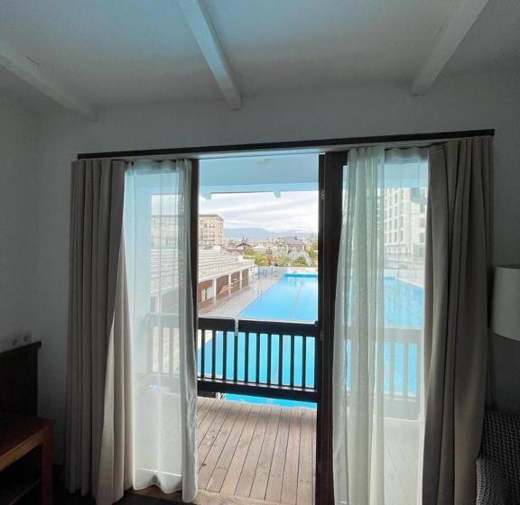 اتاق استاندارد با چشم‌انداز شهر, Dem