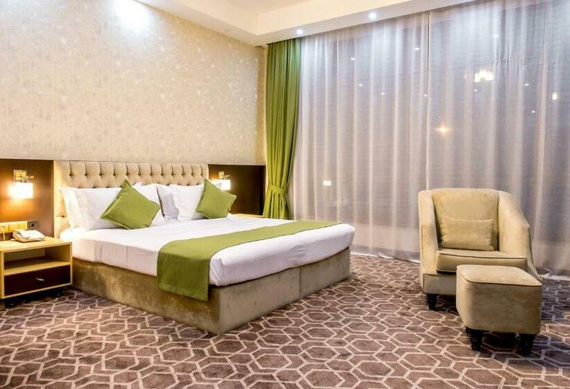 اتاق لوکس با چشم‌انداز شهر, Megapolis Hotel Shymkent