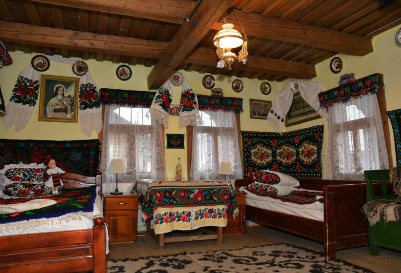 חדר סטנדרט לשלושה, Pensiunea Maramu