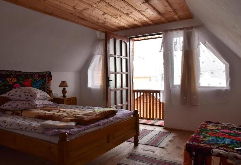 חדר סטנדרט לשלושה, Pensiunea Maramu