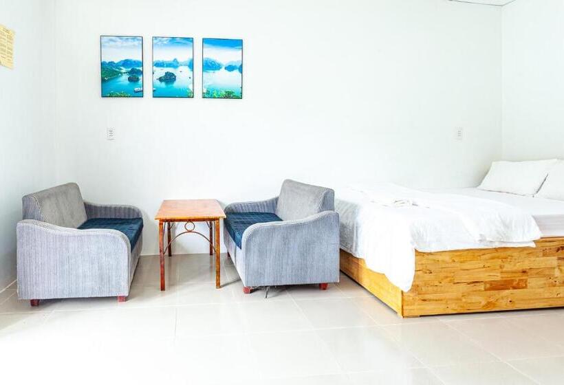 Standard Quadruple Room Sea View, Phi Kite School