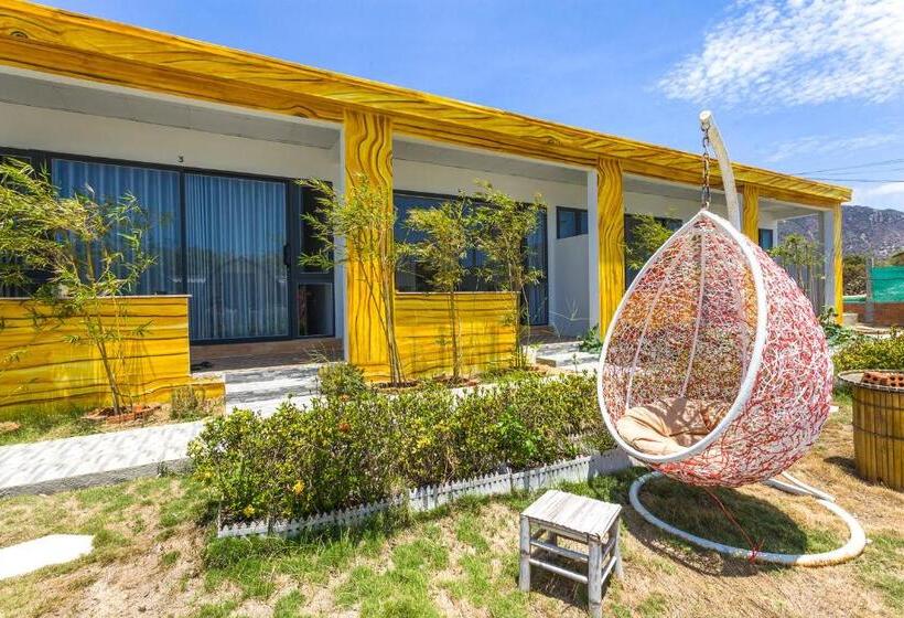 Deluxe Room with Balcony, Phi Kite School