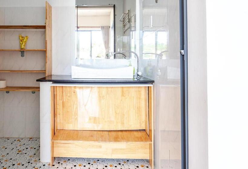 Deluxe Room with Balcony, Phi Kite School