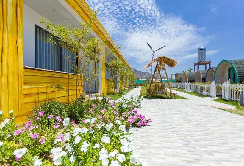 Standard Quadruple Room Garden View, Phi Kite School