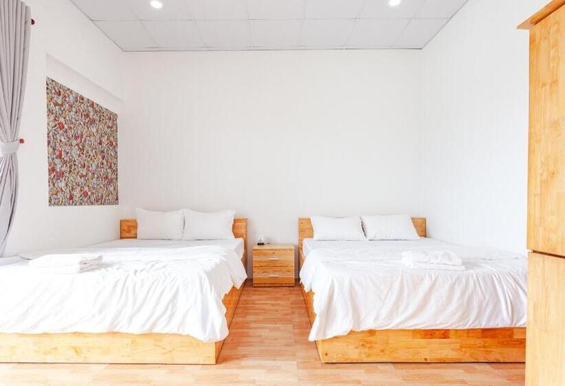 Standard Quadruple Room Garden View, Phi Kite School