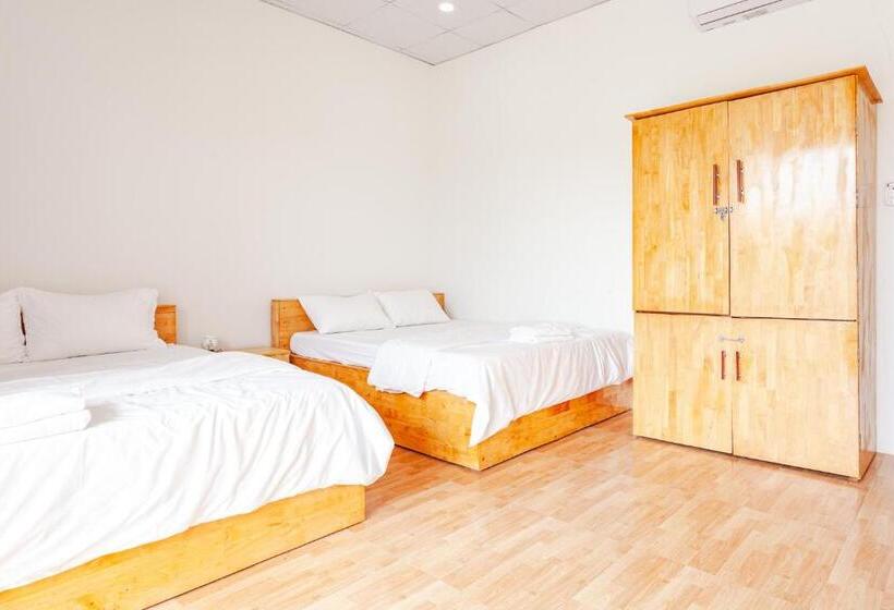 Standard Quadruple Room Garden View, Phi Kite School