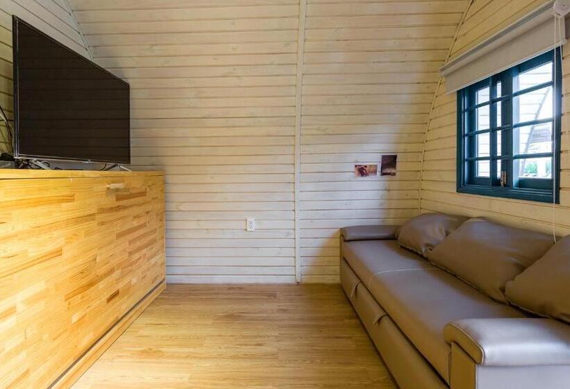 Deluxe Bungalow, Phi Kite School