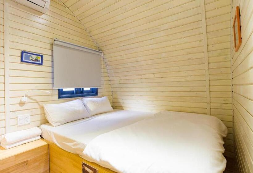 Deluxe Bungalow, Phi Kite School