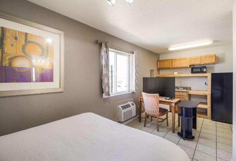 غرفة قياسية سرير كينج, Rodeway Inn