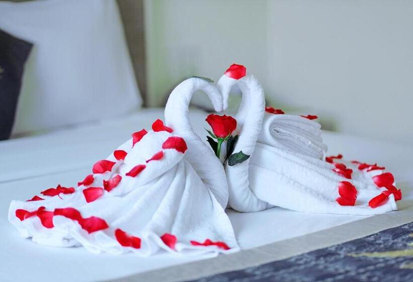 اتاق لوکس, Thanh Nhan