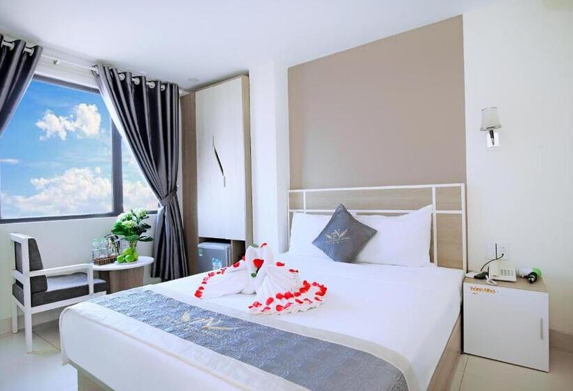 اتاق لوکس, Thanh Nhan