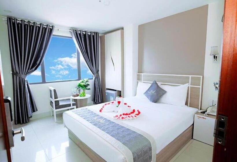 اتاق لوکس, Thanh Nhan