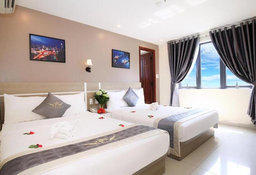 اتاق لوکس, Thanh Nhan