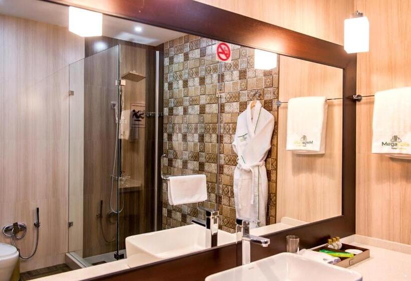 Quarto Deluxe Vista Cidade, Megapolis Hotel Shymkent