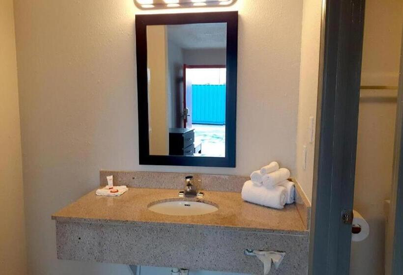 غرفة قياسية, My Home & Suites Covington