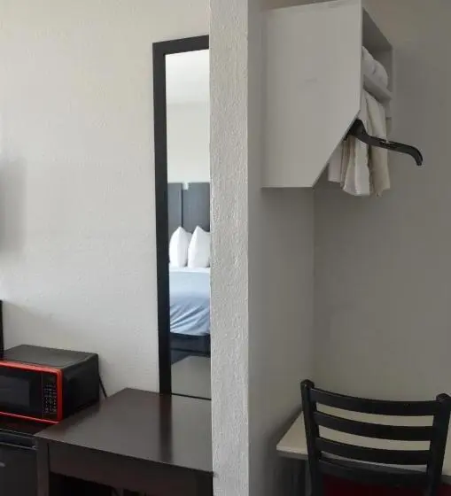 キングサイズベッドのスタンダードルーム, My Home & Suites Covington