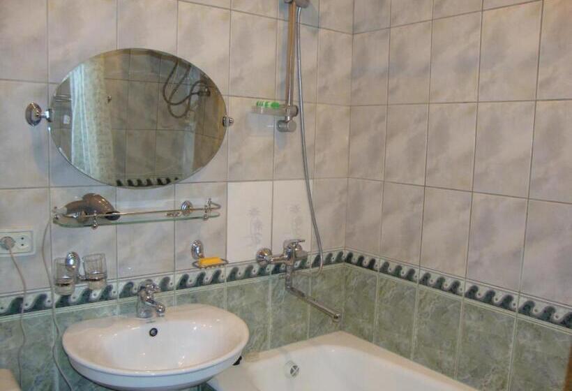 آپارتمان 3 خوابه, Guest House Vip