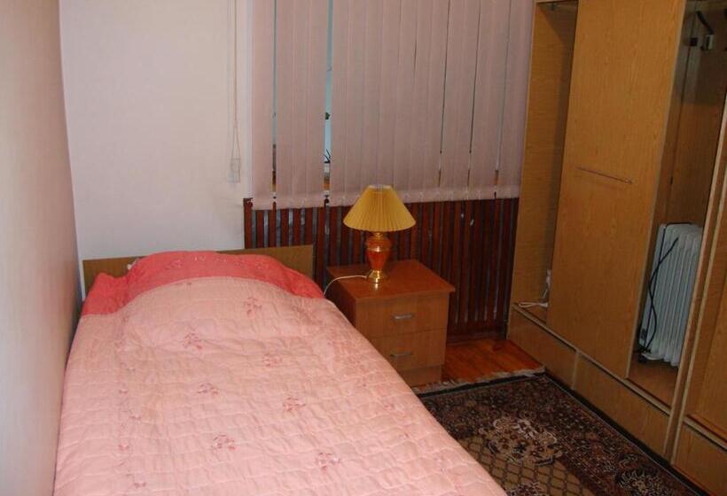 آپارتمان 3 خوابه, Guest House Vip