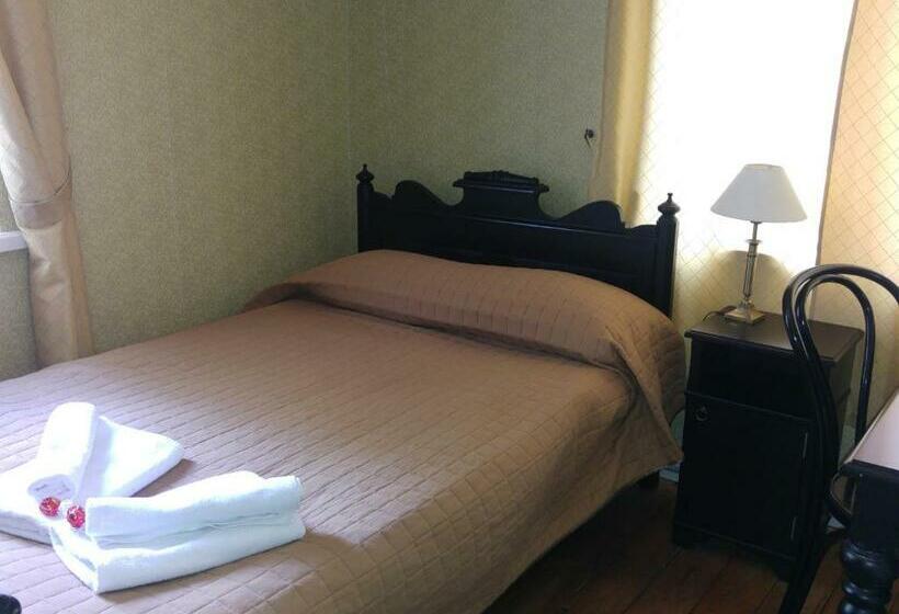 اتاق لوکس, Mamma Mia Guest House