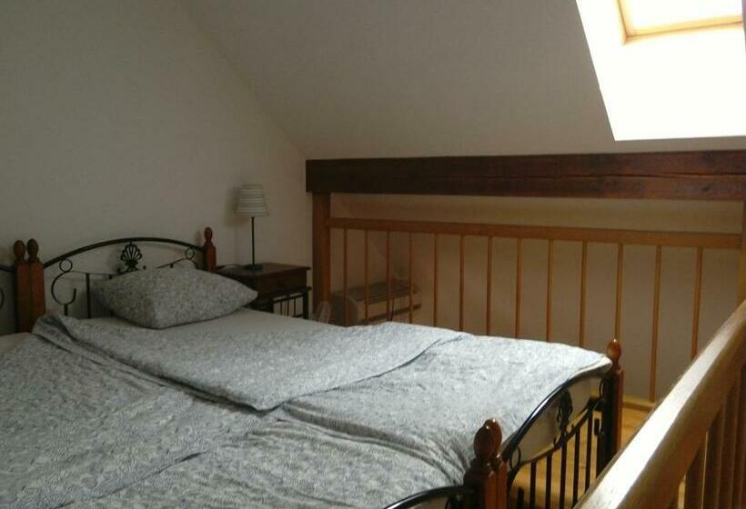 استودیوی استاندارد, Tourist Farm Joannes