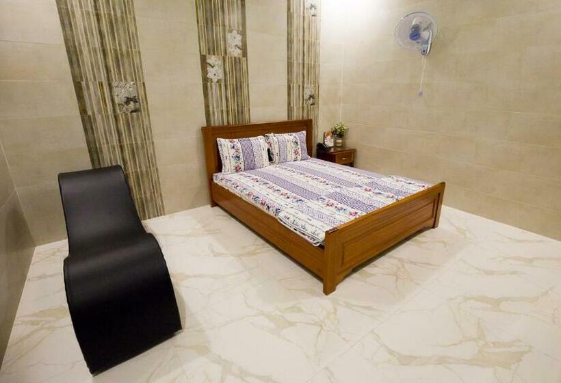 اتاق لوکس, Sen Motel