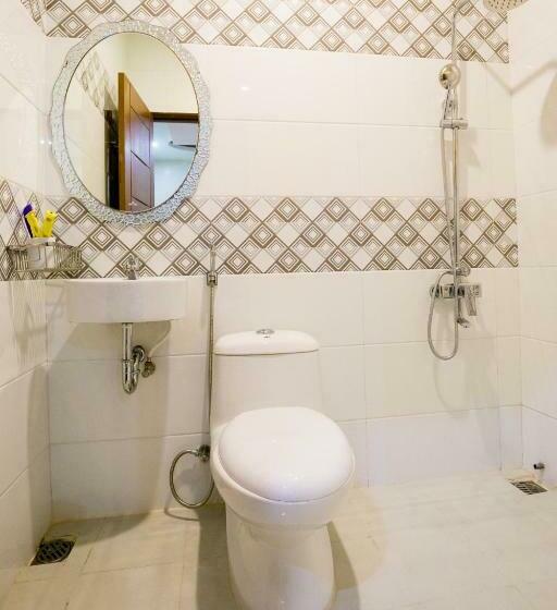 اتاق لوکس, Sen Motel