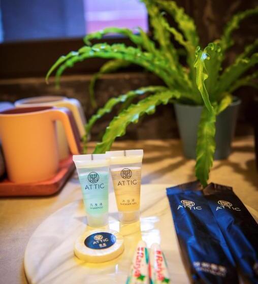 غرفة ديلوكس سرير كينج, Attic