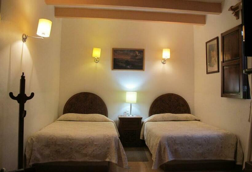 غرفه قياسيه سريرين مزدوجين, Posada Del Virrey