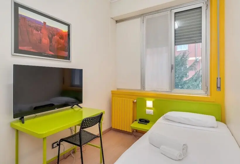اتاق استاندارد یک نفره, B&b Hotel Milano Ornato