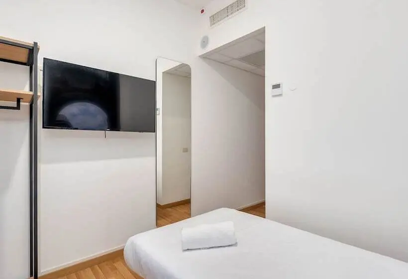 اتاق اکونومی یک تخته, B&b Hotel Milano Ornato