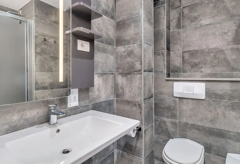 Economy Triple Room, B&b Hotel Milano Ornato