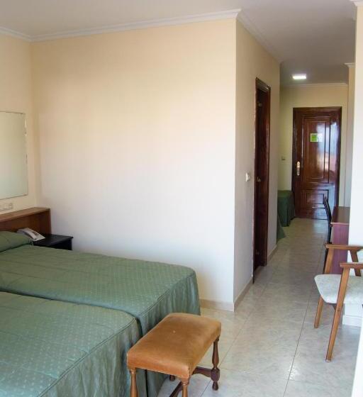 اتاق خانوادگی با چشمانداز دریا, Altariño