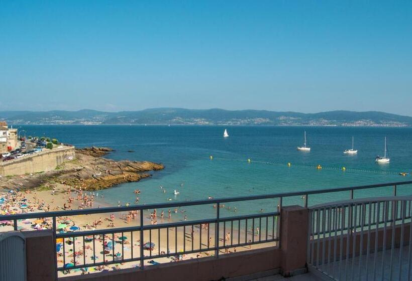 اتاق خانوادگی با چشمانداز دریا, Altariño