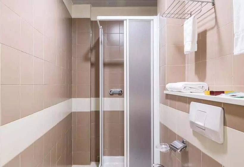 اتاق اکونومی یک تخته, B&b Hotel Milano Ornato