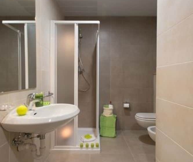اتاق اکونومی یک تخته, B&b Hotel Milano Ornato